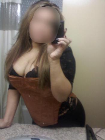 Moriah, 35  female escort, Worcester