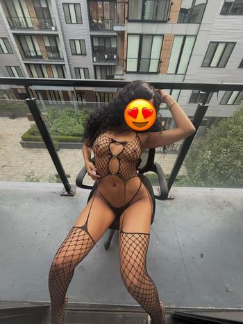 Leti, 26  female escort, Worcester