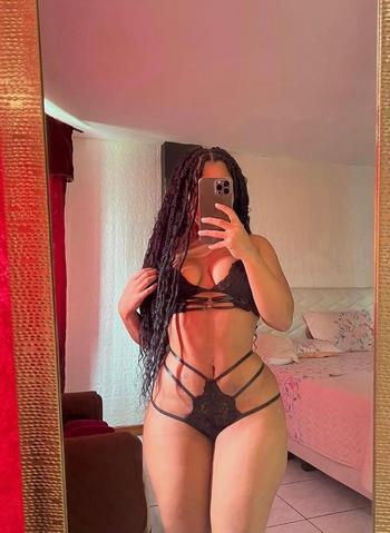 Reyna, 25  female escort, Worcester